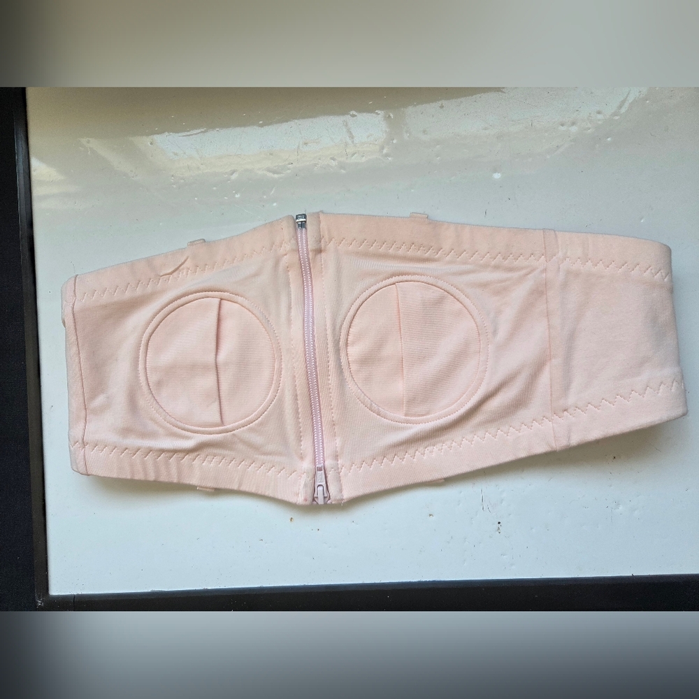 Strapless Front-Zip Bandeau Bra in Light Blush